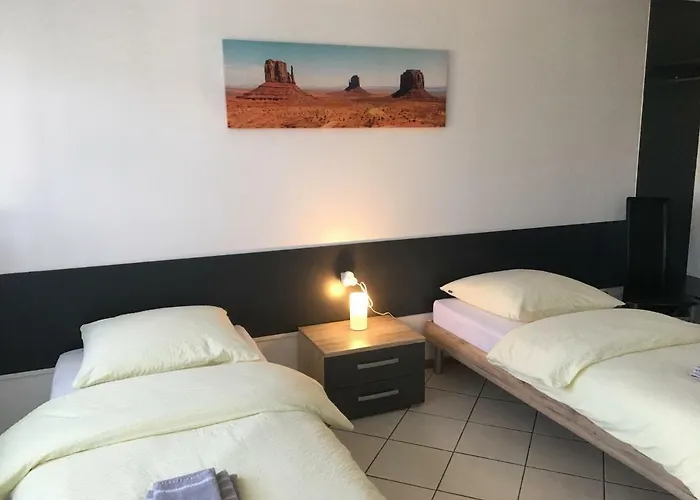 Studio Lora Rm 1221